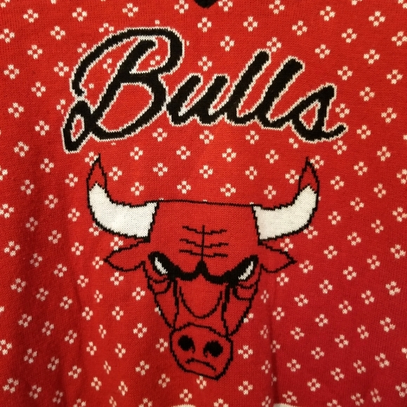 Chicago Bulls Christmas Holiday Winter Sweater Size M - Picture 4 of 10